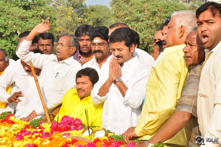 NTR-Family-Visit-to-NTR-Ghat-2016